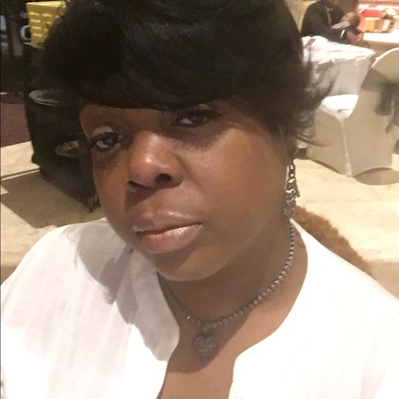 Meet your Posher, Lillian - Picture 1 of 1